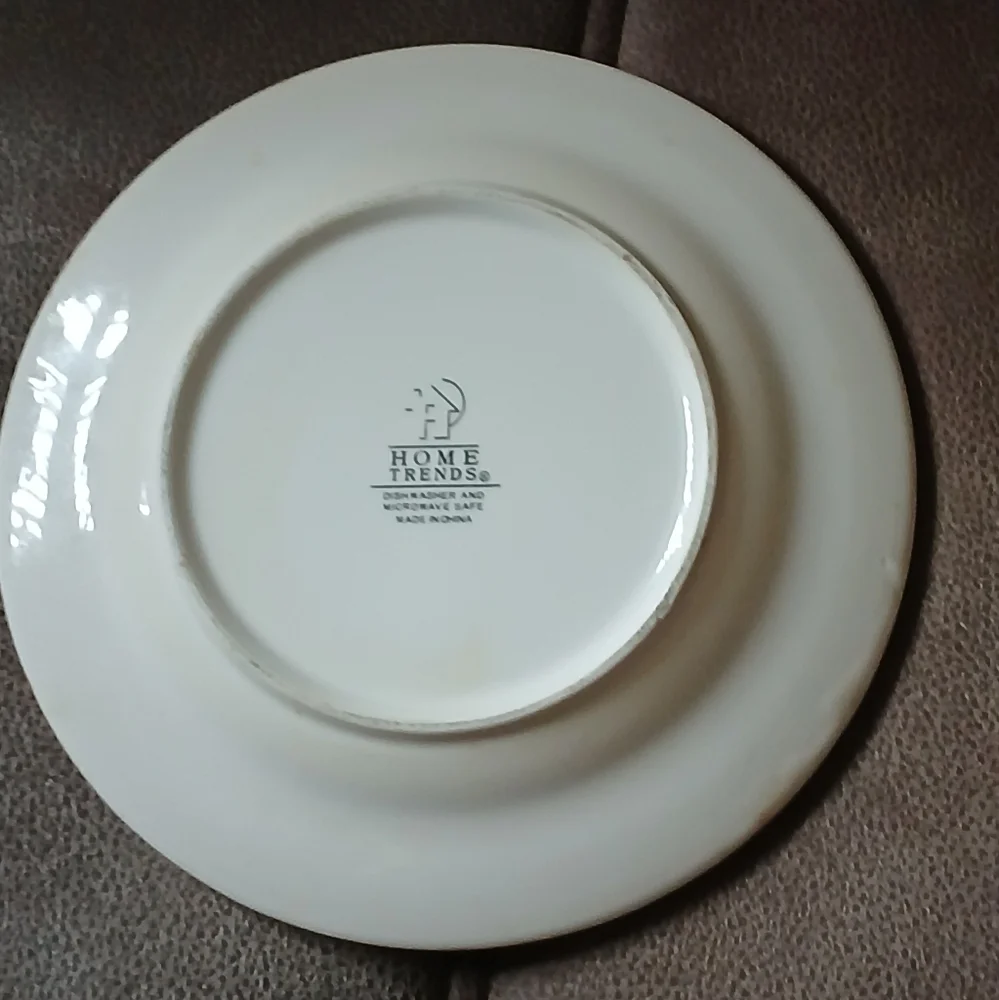 Home Trends Floral Decorative Plate Hibiscus And Bamboo Burgundy and Green